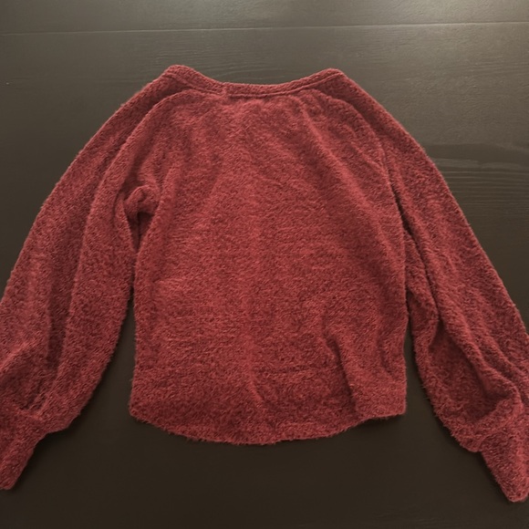 Hollister sweater red V-neck, size extra small. - Picture 3 of 3